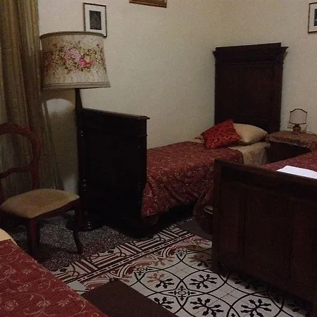 A Casa Doina Airport בית הארחה 3*