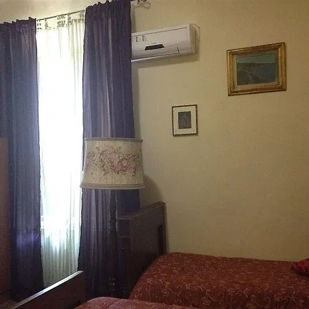 בית הארחה A Casa Doina Airport פיזה