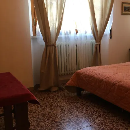 בית הארחה A Casa Doina Airport 3*