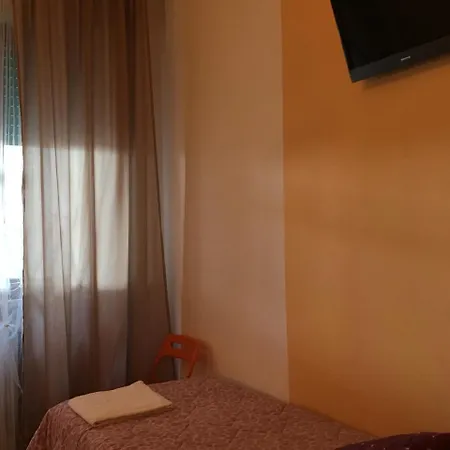 A Casa Doina Airport 3* פיזה